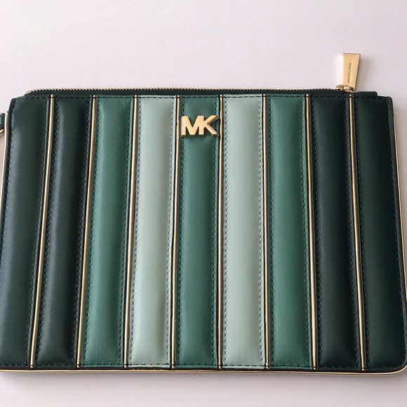 MICHAEL KORS Quilted Leather Tricolor Wristlet - Picture 4 of 15